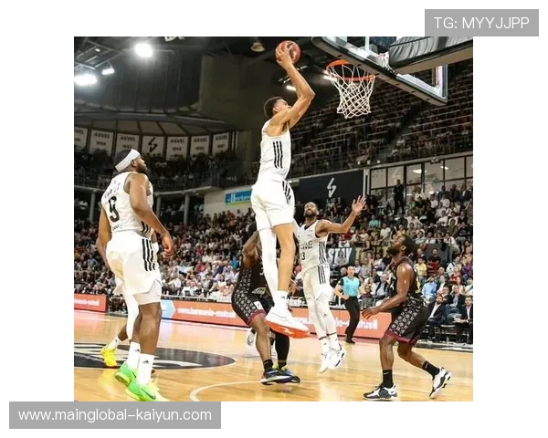 文班亚马40分12篮板统治攻防 上半场37分8篮板展现状元价值