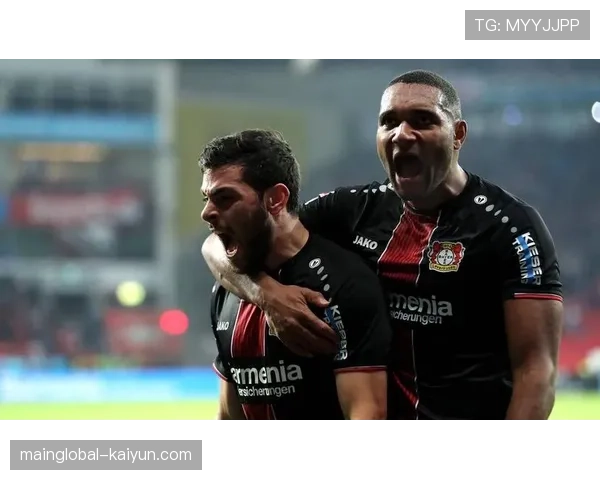 斯图加特手握三球优势 查伯特停赛考验防线轮换